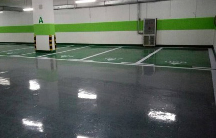 使用洗地機(jī)清潔環(huán)氧地坪漆時要注意什么？